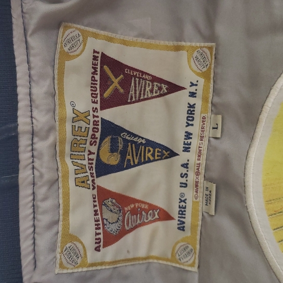 RARE AUTHENTIC AVIREX VARSITY COMMEMORATIVE 100% LEATHER JACKET - Picture 5 of 12